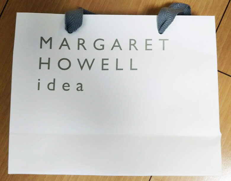 【マーガレット・ハウエル アイデア】シンプルで機能的な財布
